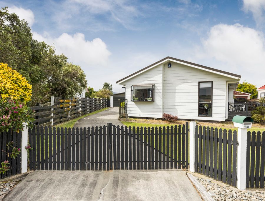 Recently sold 128 Kelvin Grove Road, Kelvin Grove, Palmerston North homes.co.nz