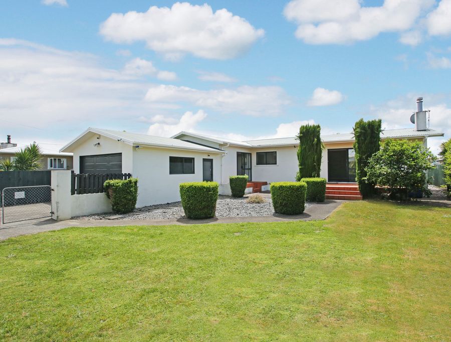 Free property data for 176 Old Wairoa Road, Papakura homes.co.nz