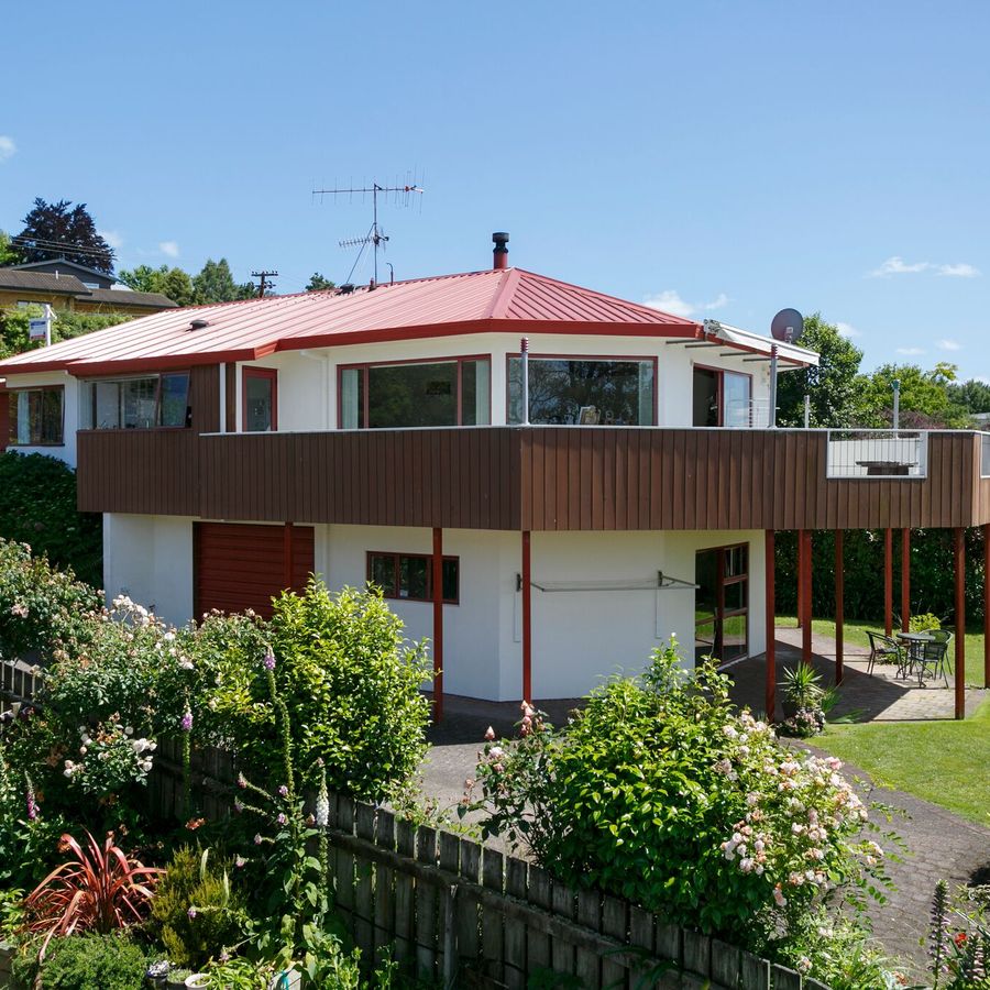 Noble Reserve Taupo Holiday Home Bachcare Nz