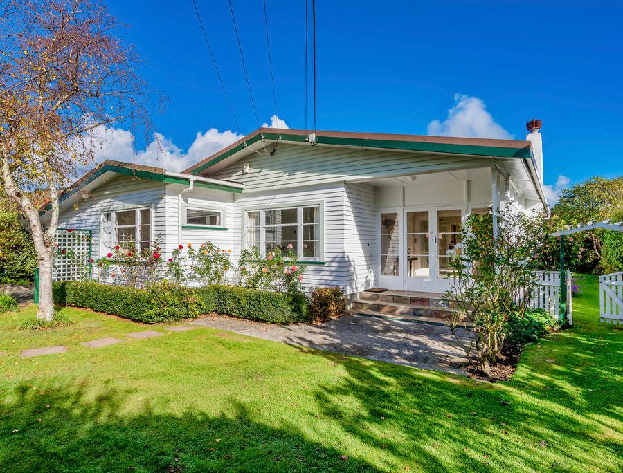 Free Property Data For 10 Kowhai Grove Raumati Beach Paraparaumu Homes Co Nz