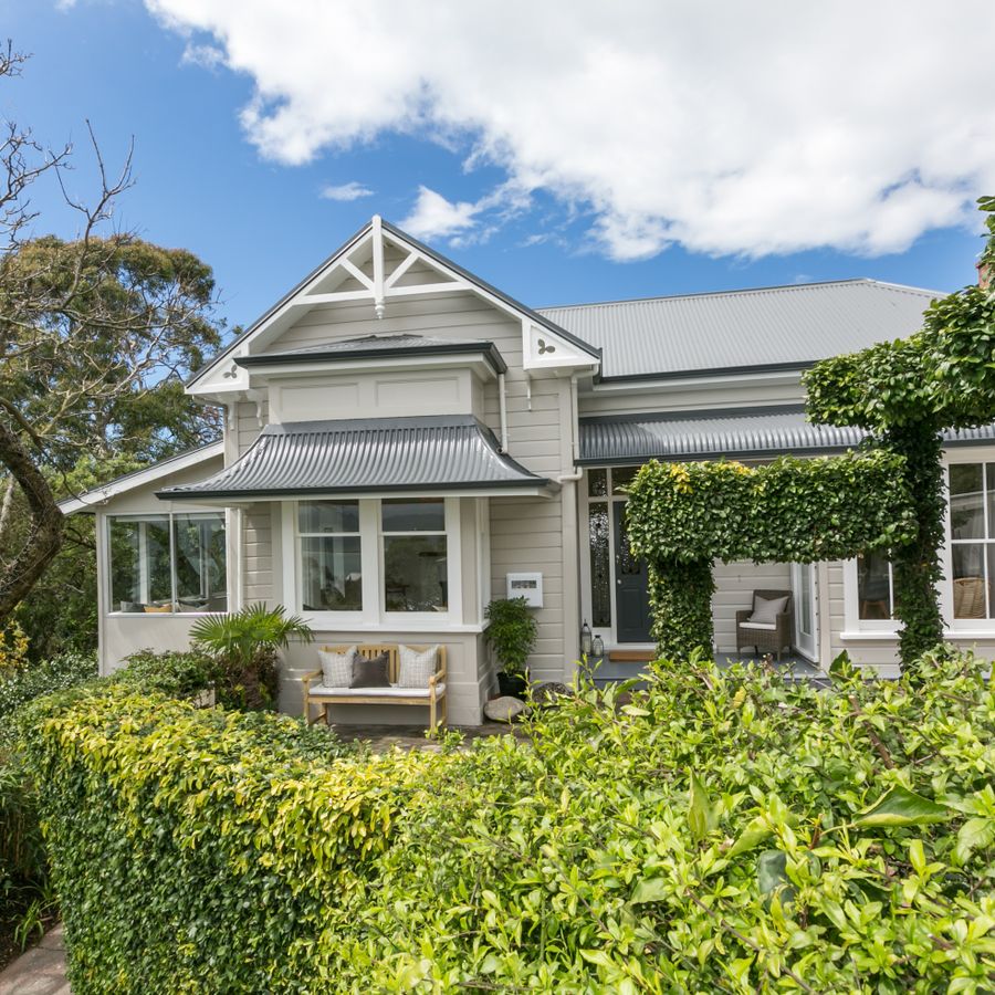 Free property data for 2 Seapoint Road, Bluff Hill, Napier homes.co.nz